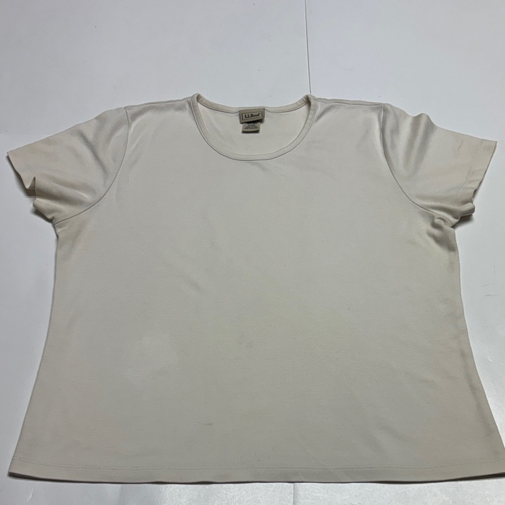 Women’s L.L.Bean crew neck supima cotton pale yellow T-shirt size medium